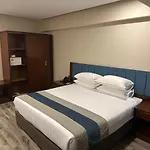 Stay Inn Pyramids Hotel