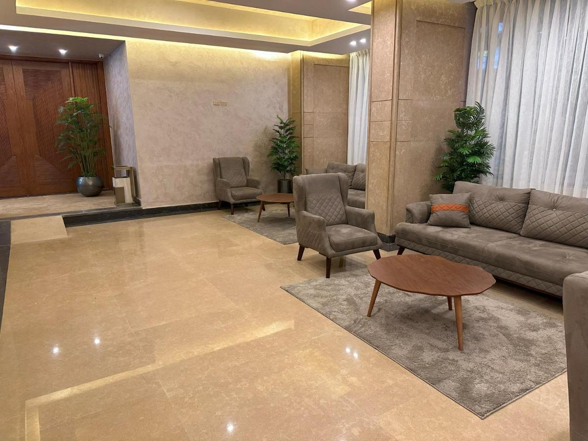 Pyramids Hotel
